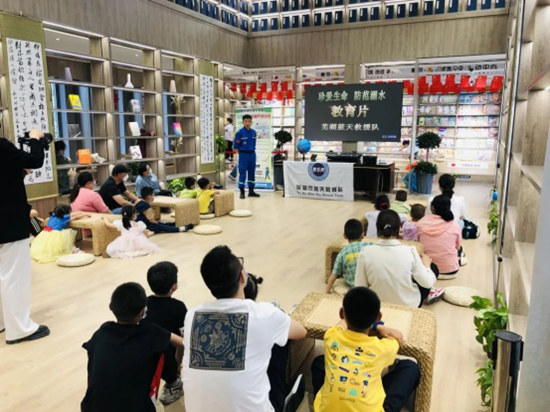 103548-653308.jpg 090703-456395.jpg