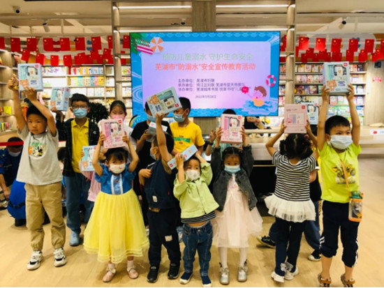 103747-120781.jpg 090646-109145.jpg