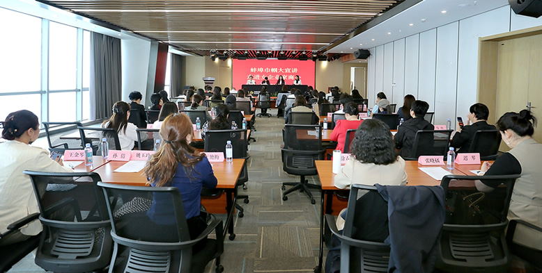 111810-348385.jpg 111810-348385.jpg