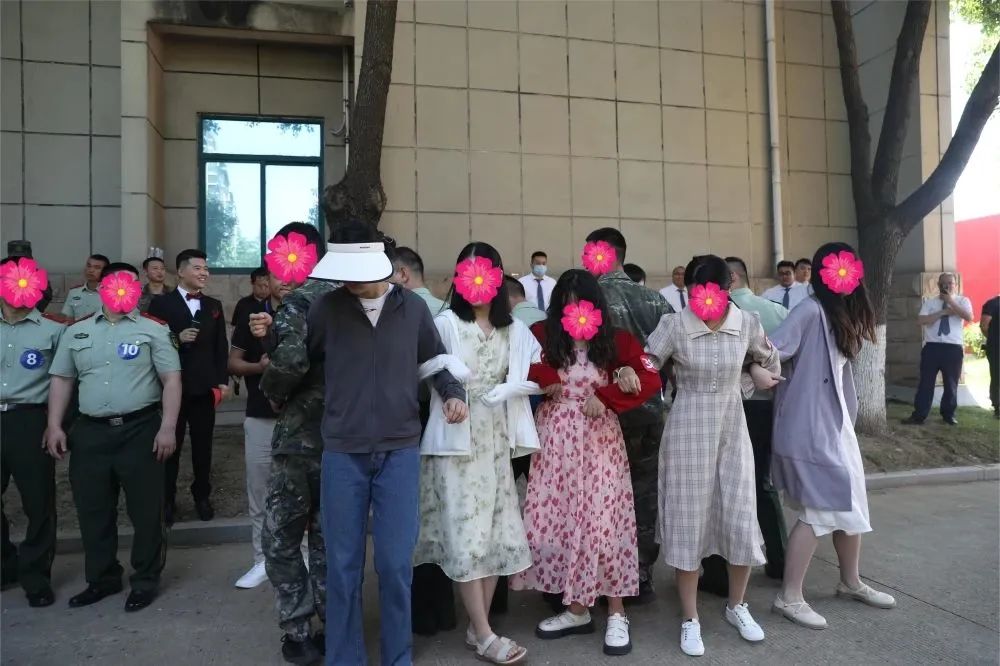 162327-519608.jpg 162327-519608.jpg