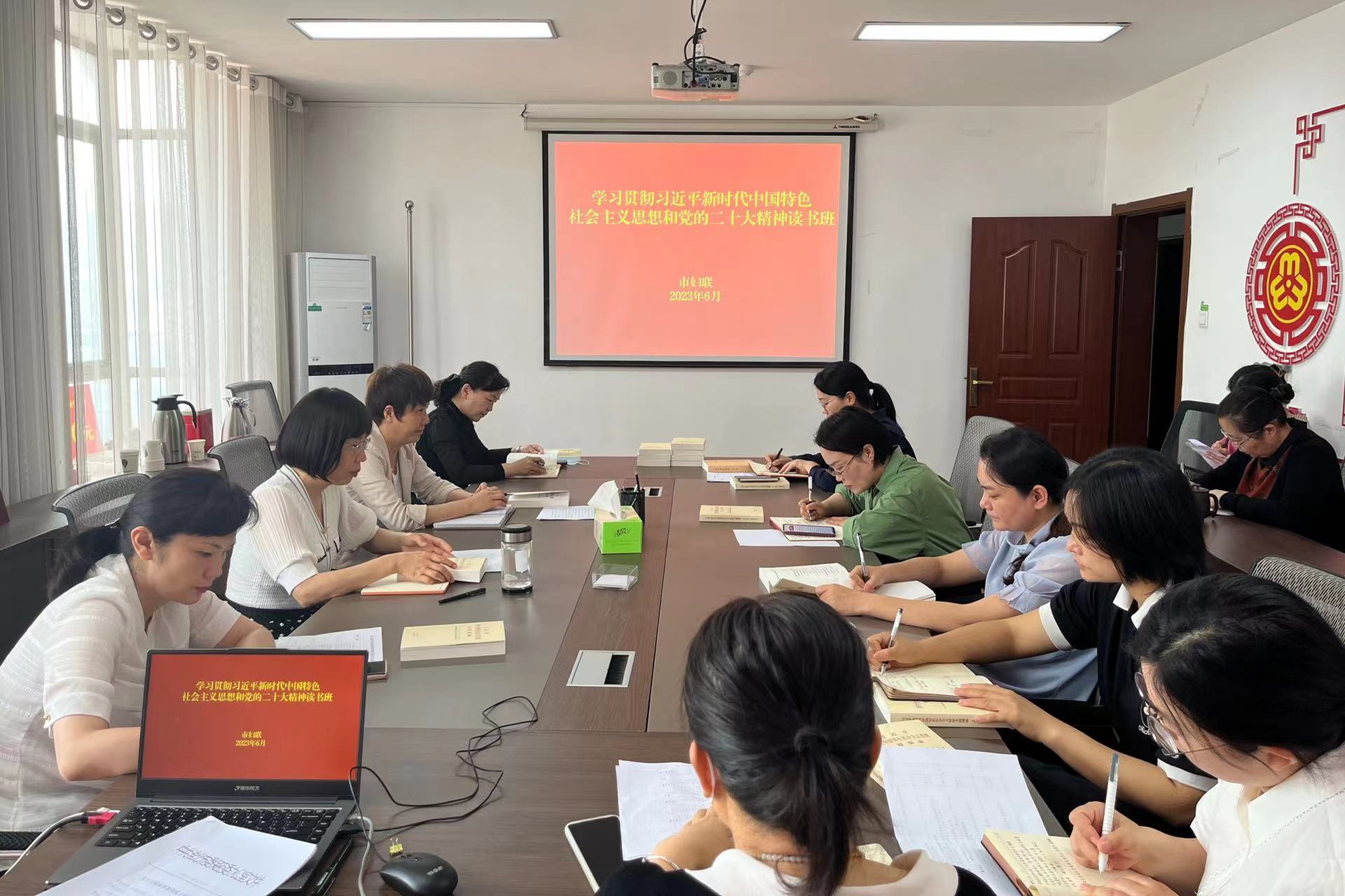 111202-830040.jpg 111202-830040.jpg