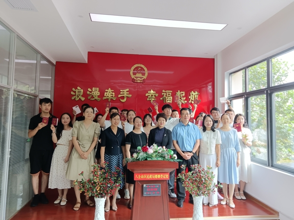 175143-977682.jpg 頒證現(xiàn)場(chǎng)1_愛(ài)奇藝.jpg