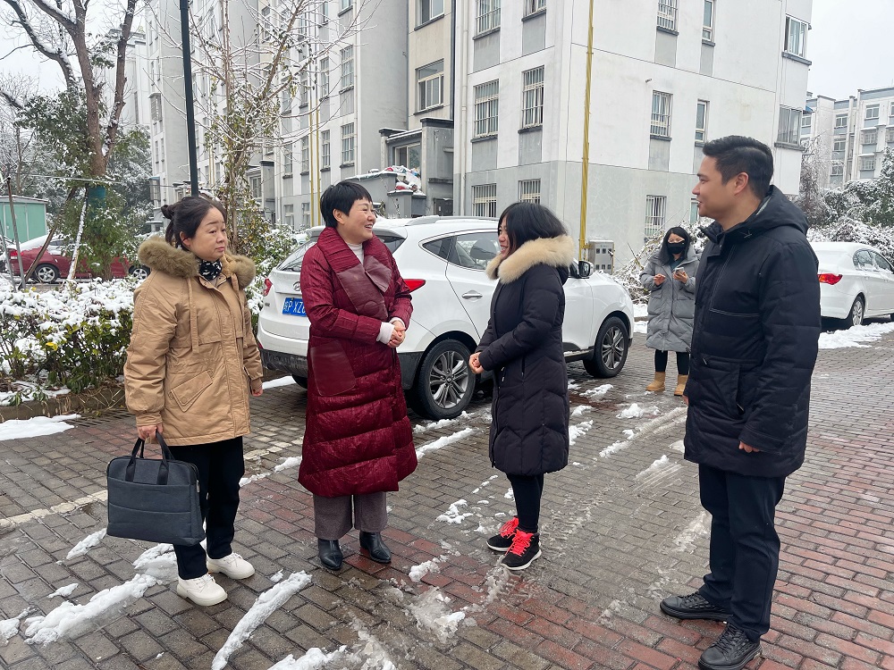 090522-901085.jpg 1.jpg